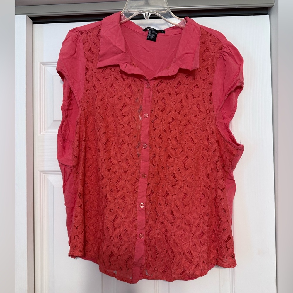 *Miss Lili Coral Lace Button-Up Top - Size 3X